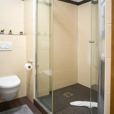 Zeppelin Apartment- 6 Personen- 4 Schlafzimmer- Parkplatz- Wlan- Waschmaschine Вольфсбург