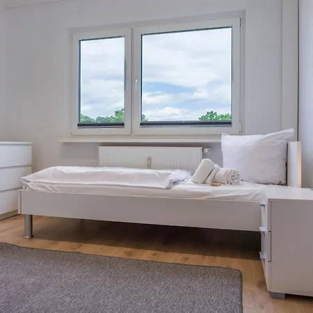 Zeppelin Apartment- 6 Personen- 4 Schlafzimmer- Parkplatz- Wlan- Waschmaschine Вольфсбург