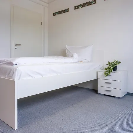 Zeppelin Apartment- 6 Personen- 4 Schlafzimmer- Parkplatz- Wlan- Waschmaschine *