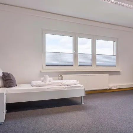 Zeppelin Apartment- 6 Personen- 4 Schlafzimmer- Parkplatz- Wlan- Waschmaschine Апартаменты Вольфсбург