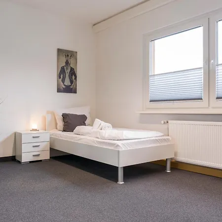 Zeppelin Apartment- 6 Personen- 4 Schlafzimmer- Parkplatz- Wlan- Waschmaschine Апартаменты *
