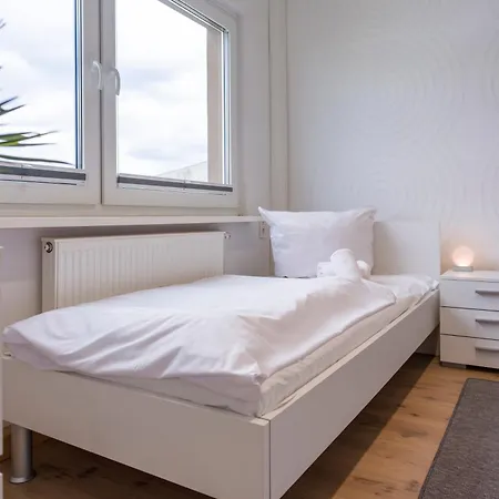 Zeppelin Apartment- 6 Personen- 4 Schlafzimmer- Parkplatz- Wlan- Waschmaschine Апартаменты